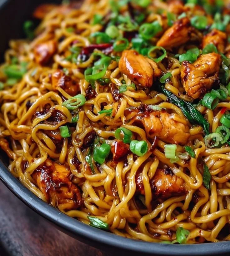 Sticky Garlic Chicken Noodles