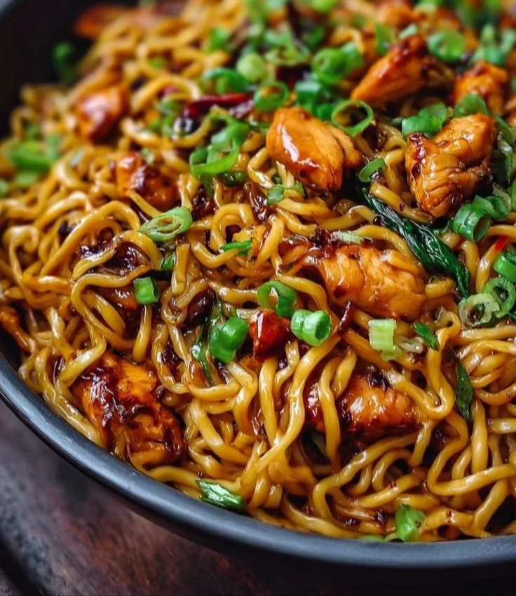 Sticky Garlic Chicken Noodles