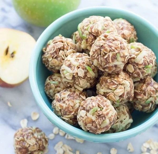 Apple Cinnamon Cookie Energy Bites