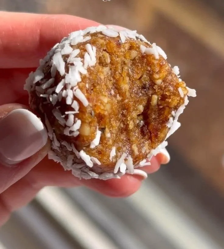 Healthy Carrot Cake Energy Balls for a nutritious snack