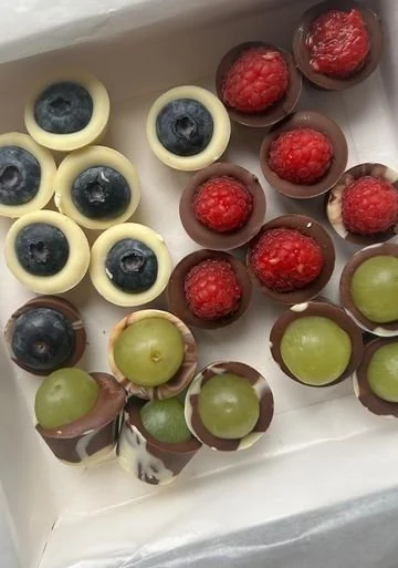 Chocolate Berry Cups 5 Chocolate Berry Cups