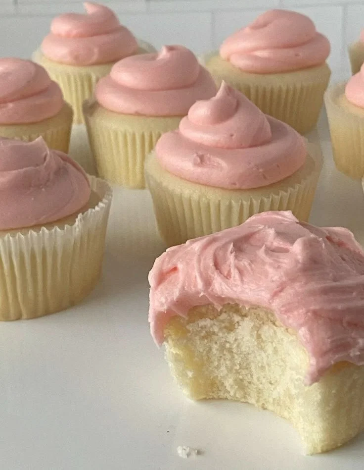 Delicious homemade Magnolia Bakery cupcakes in a variety of flavors