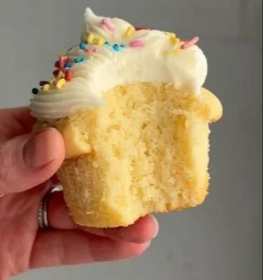 Funfetti Cupcakes 5 Funfetti Cupcakes