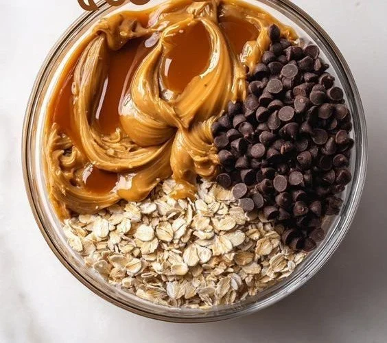 No-Bake Peanut Butter Energy Bites 4 Delicious no-bake peanut butter energy bites served in a bowl
