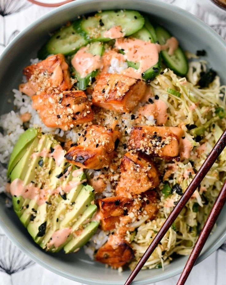 Spicy Salmon Maki Bowl with fresh ingredients and vibrant colors