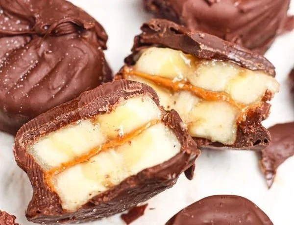Chocolate Dipped Banana Bites 4 Plate of chocolate dipped banana bites ready to enjoy.