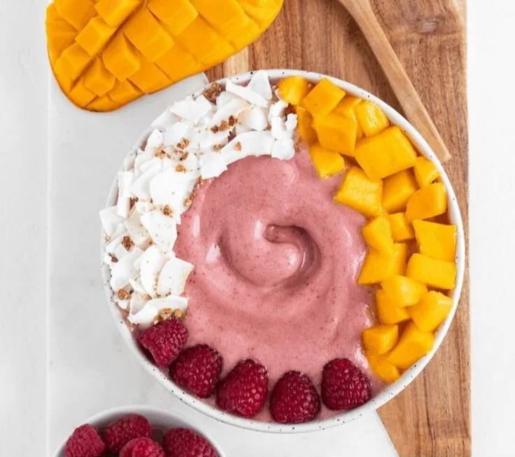Raspberry Mango Smoothie Bowl