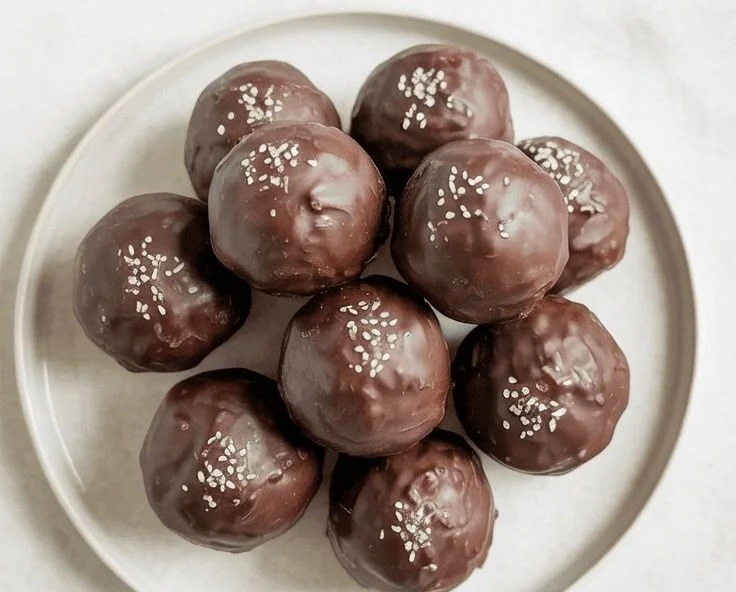 Sweet Moments with Date Brownie Balls 6 Sweet Moments with Date Brownie Balls